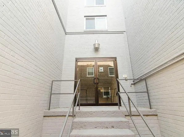 1679 W St SE APT 301, Washington, DC 20020