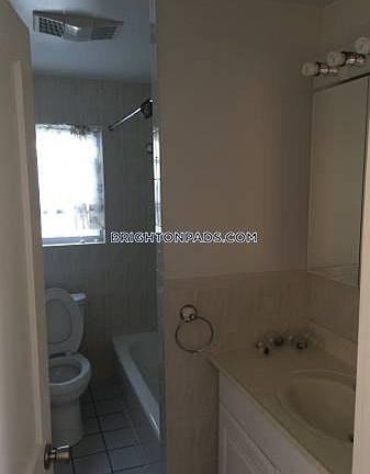 4th image of 85 Fairbanks St #1