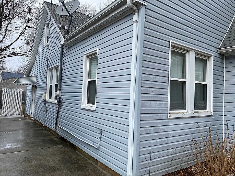 2nd image of 96 Henry St