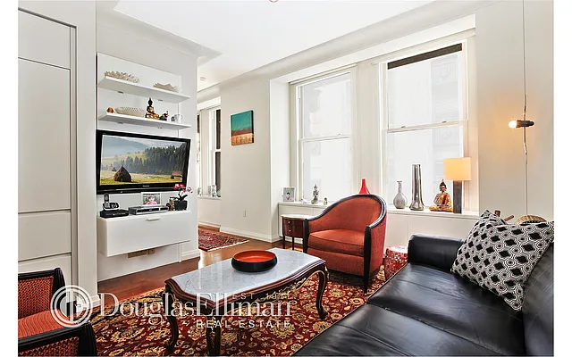 Sold by Douglas Elliman | media 25