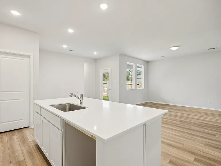1120 Novelle Bend Dr — Photo 3