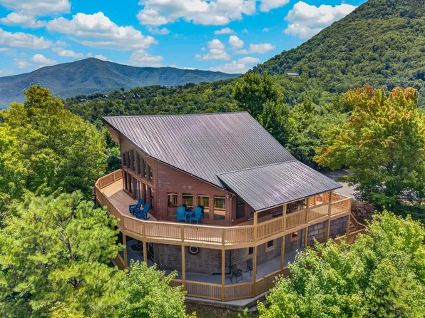 3219 Grouse Ridge Ln, Sevierville, TN 37862