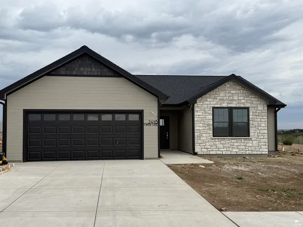 2418 Cinder Ln, Junction City, KS 66441