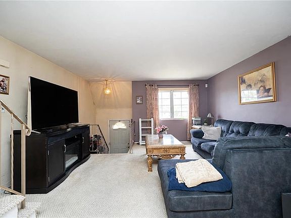 4th image of 128 Fahy Ave
