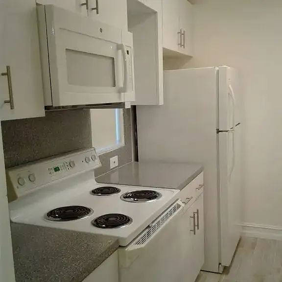 911 Twin Lakes Dr #3-N — Photo 3