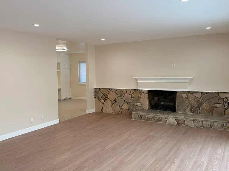 3367 Winterhaven Dr — Photo 4