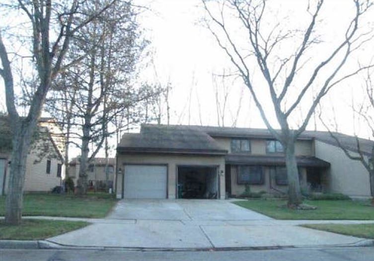 1st image of 2016 E Provincial House Dr #11