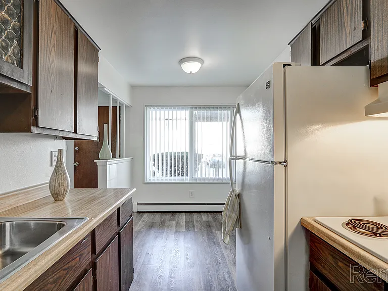 Rochester House Apartments — Photo 22