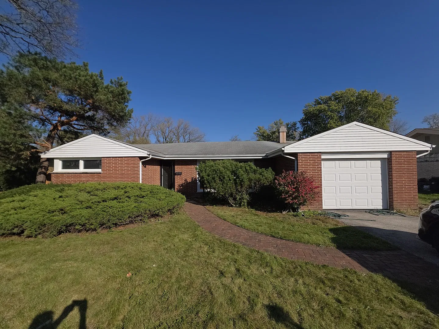 3 bed, 1800 sqft, $5,200 — Photo 2