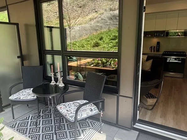 630 Boynton Pl #215, Kelowna, BC V1V 3B8