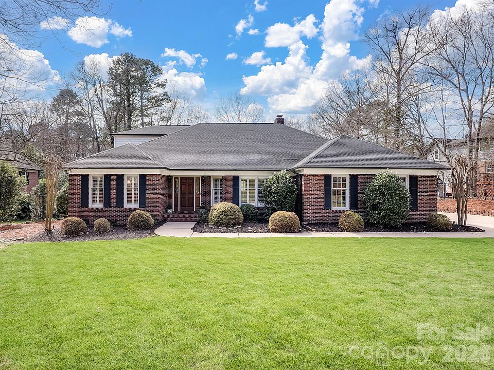 1st image of 837 Tanglewood Dr NE