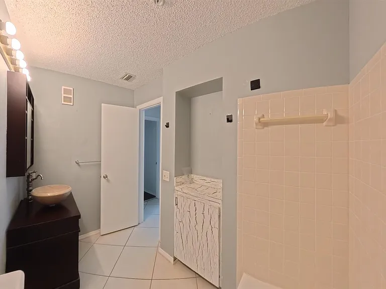 2319 N Congress Ave #28 — Photo 50