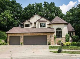 807 Spires Dr, Dubuque, IA 52001