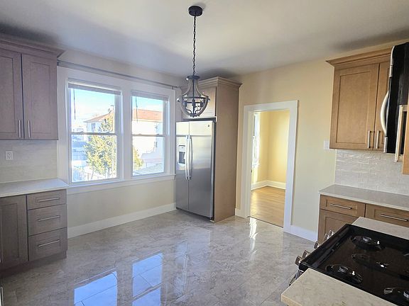 2nd image of 395 New York Ave Floor 2
