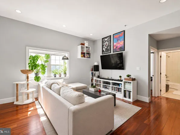 738 S 11th St APT 2F, Philadelphia, PA 19147