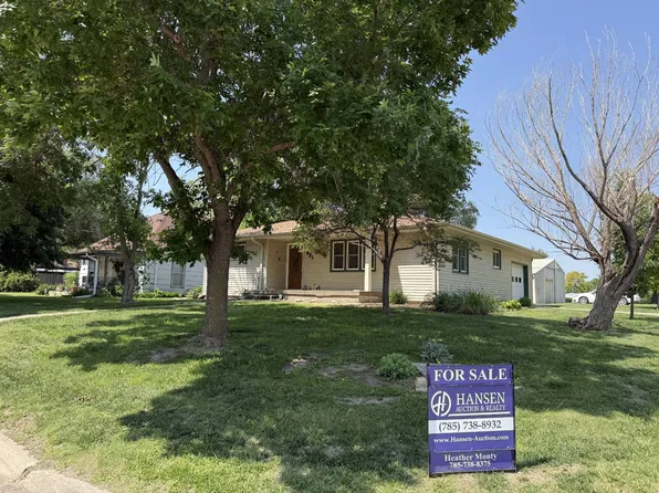421 N Broadway Ave, Beloit, KS 67420