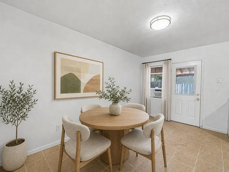12054 Beechnut St — Photo 4