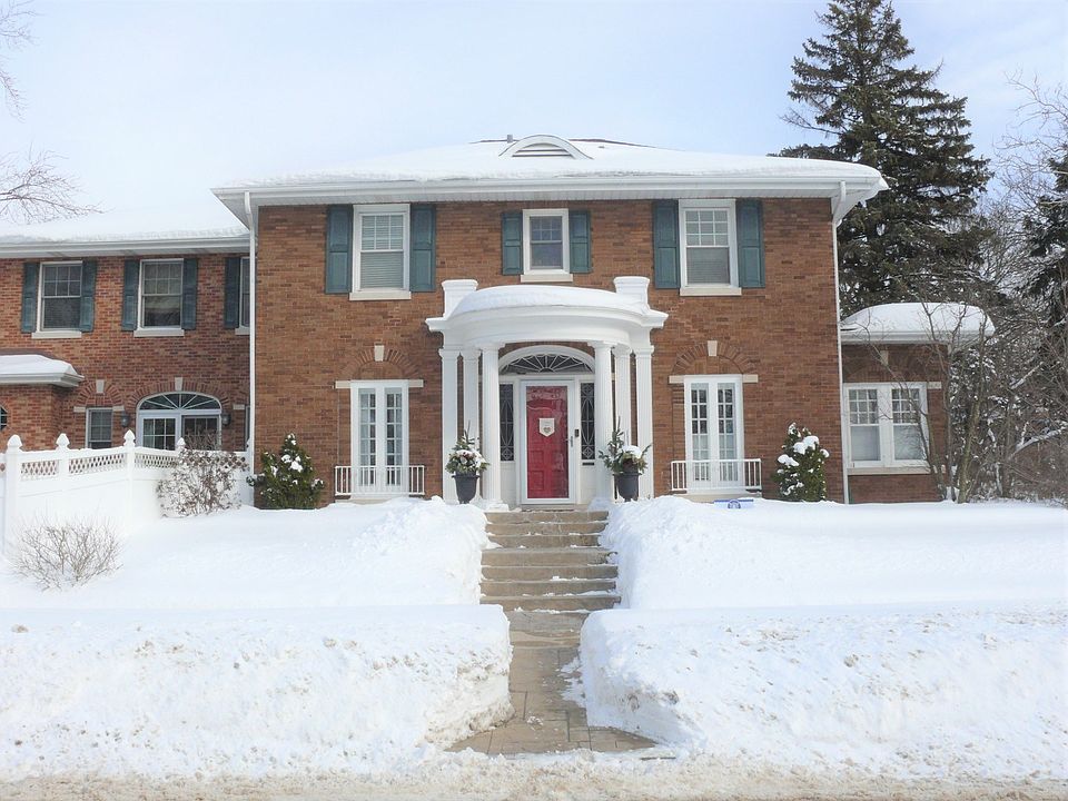 2nd image of 4543 Grand Ave