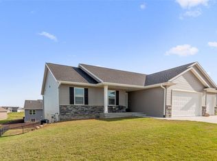 620 High Point Dr, Atkins, IA 52206