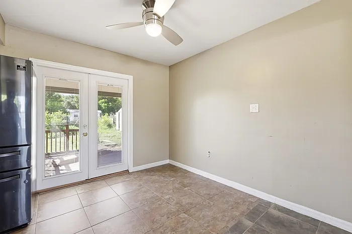 1107 Jamela Dr — Photo 14