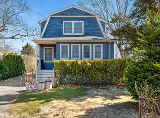 36 Wood Road Trl, Flanders, NY 11901