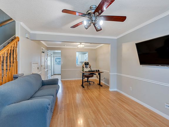 4th image of 986 N Independence Ave