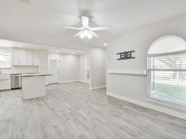 7623 Yellow Pine Dr — Photo 11
