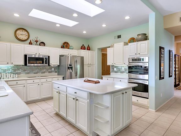 5th image of 22501 N Robertson Dr