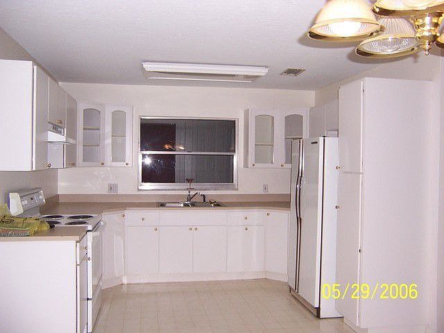 2nd image of 210 Sunrise Ave