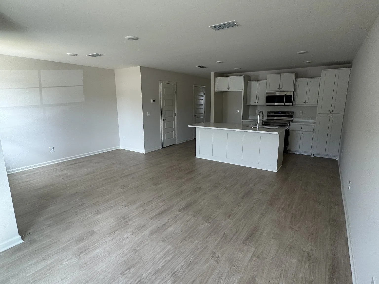 3 bed, 2.5 bath, 1344 sqft, $1,850 — Photo 4
