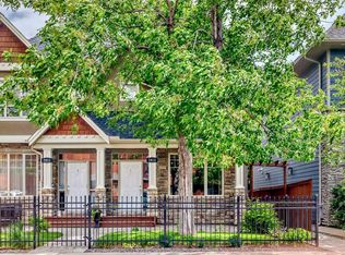 2413 N 2nd Ave NW #1, Calgary, AB T2N0E2