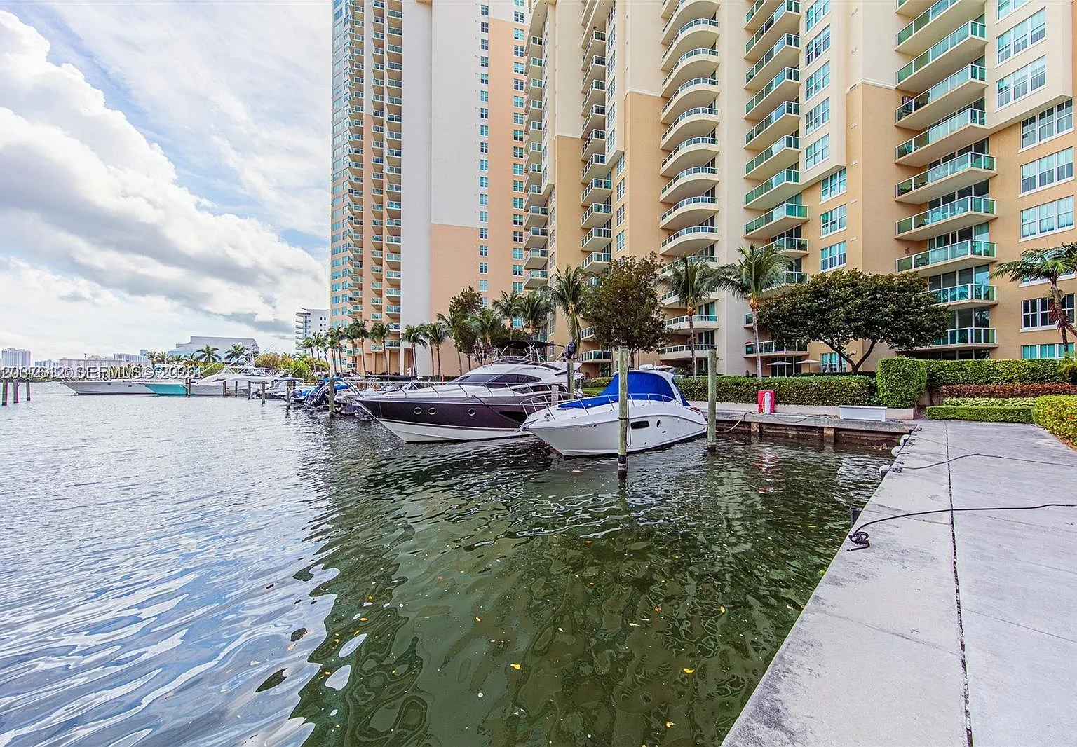 2 bed, 3.0 bath, $4,400 — Photo 3