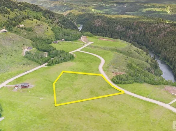 1641 Royal Coachman Dr, Ashton, ID 83420