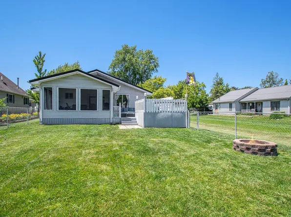 9876 N Lincoln Rd, Syracuse, IN 46567