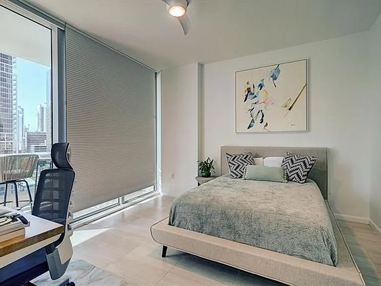 200 Biscayne Blvd #1408 — Photo 10