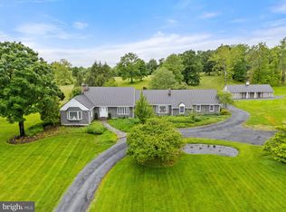 22693 Saint Louis Rd, Middleburg, VA 20117