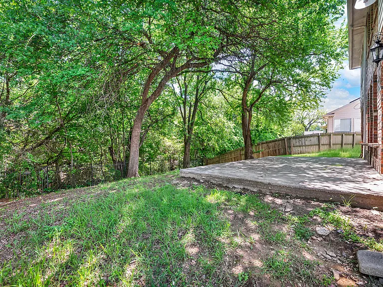 4450 Sharpsburg Dr — Photo 31