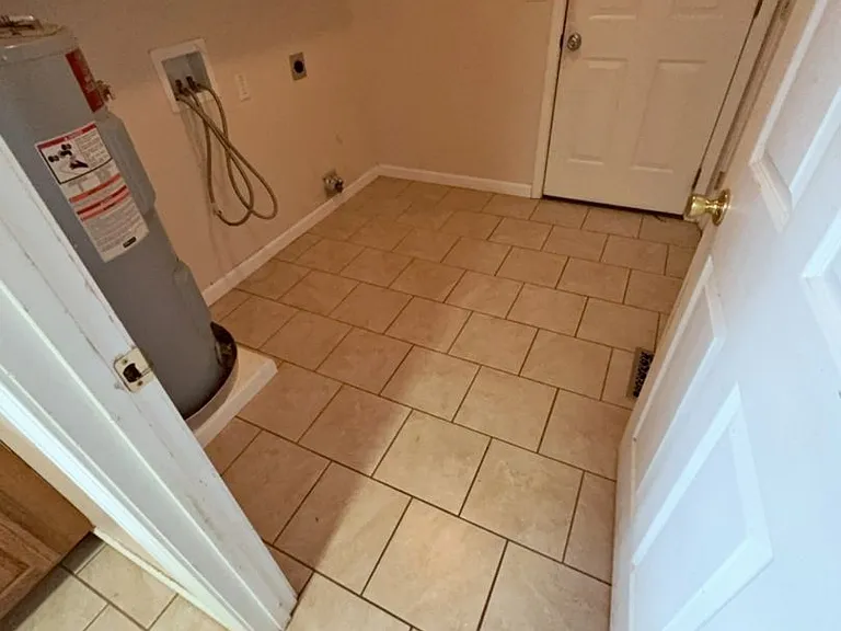 7008 Brittney Cir — Photo 9