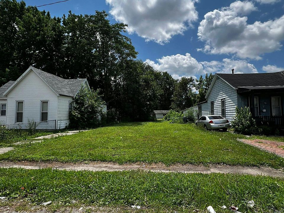 1st image of 914 E Reservoir St
