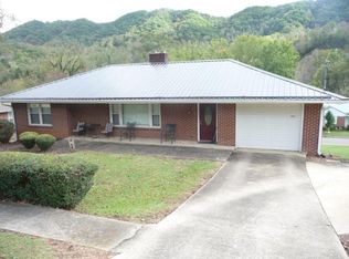 261 Cypress St, Gate City, VA 24251