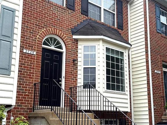 2nd image of 2729 Stanford Pl