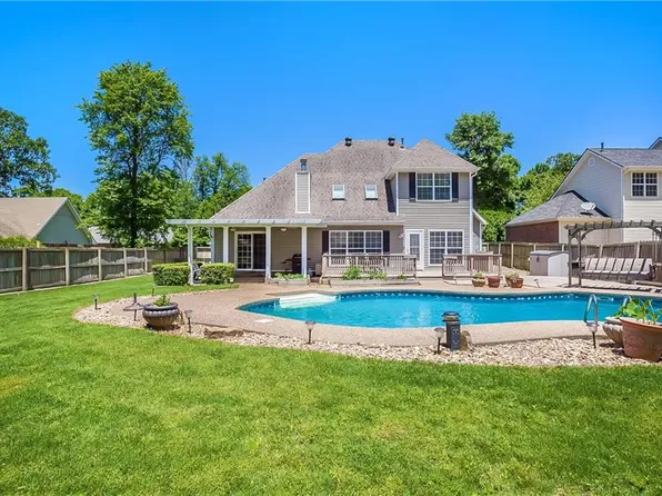 3712 W Mockingbird Ln, Rogers, AR 72756