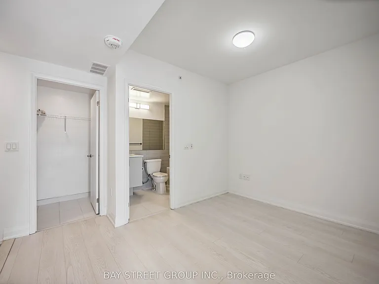 30 Gibbs Rd #Townhouse 101 — Photo 21