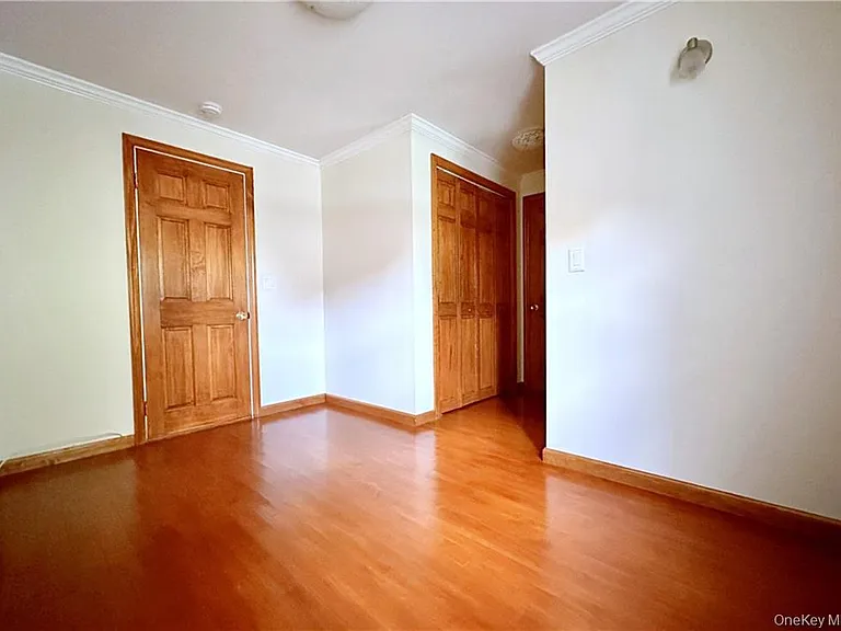 12 Ervilla Dr — Photo 22