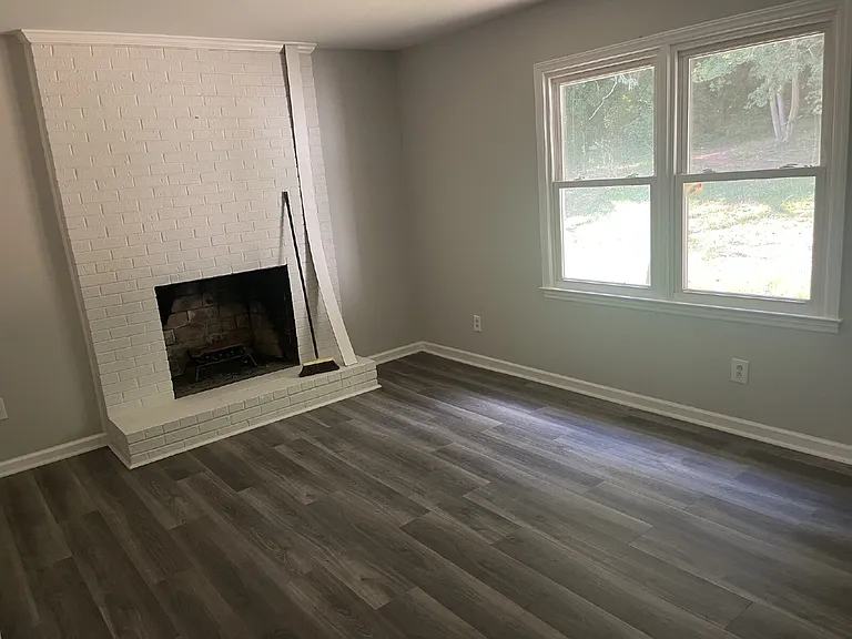 4749 Eastwin Dr — Photo 6
