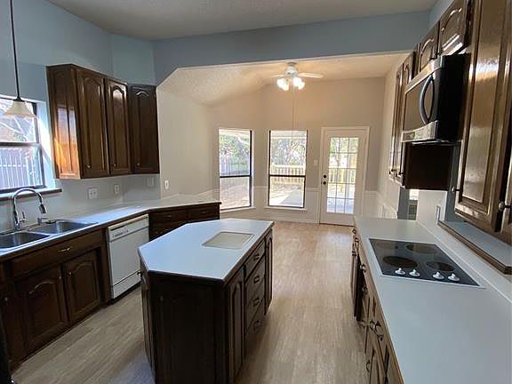 2nd image of 6869 Rolling Ridge Dr