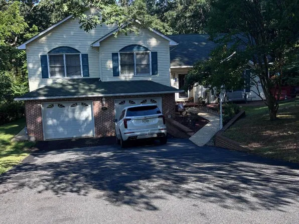 24 Sydney Cir, Harpers Ferry, WV 25425
