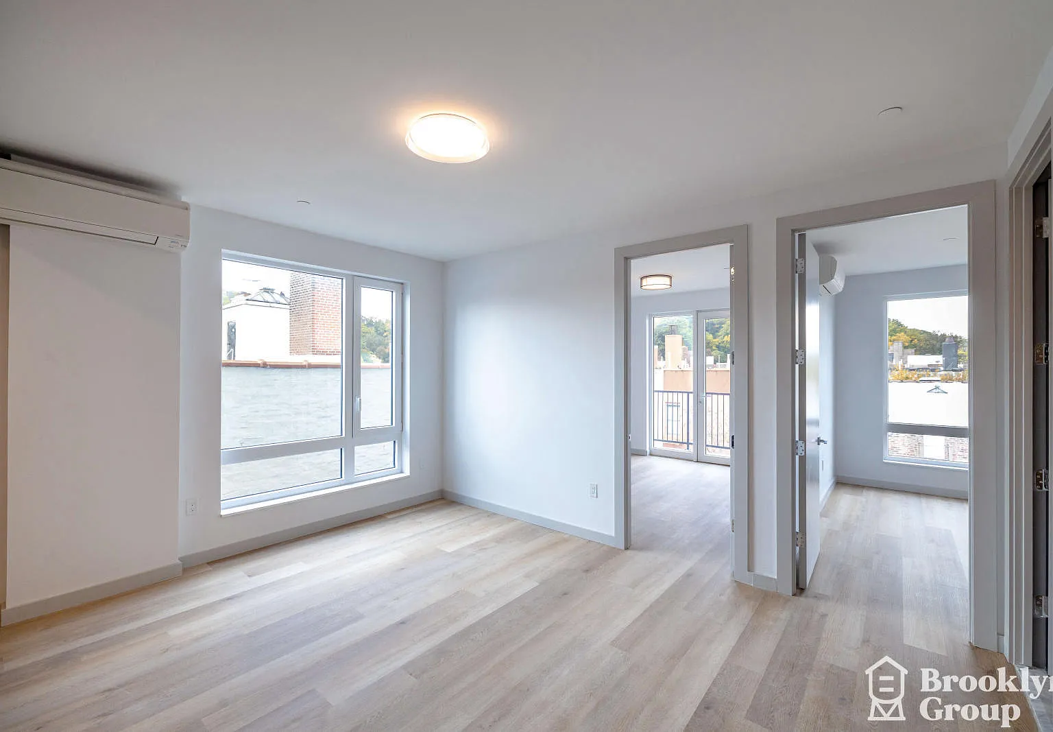 26 Sherman Ave — Photo 2