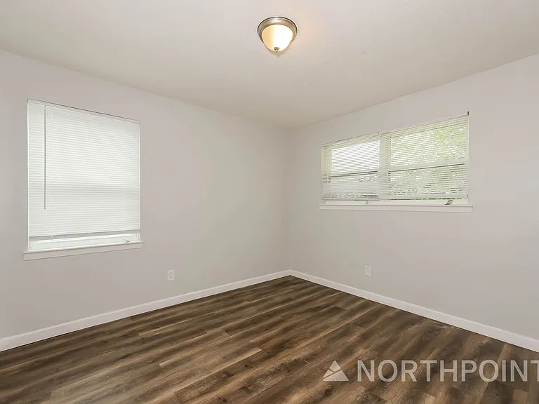 1336 E Park Dr — Photo 12