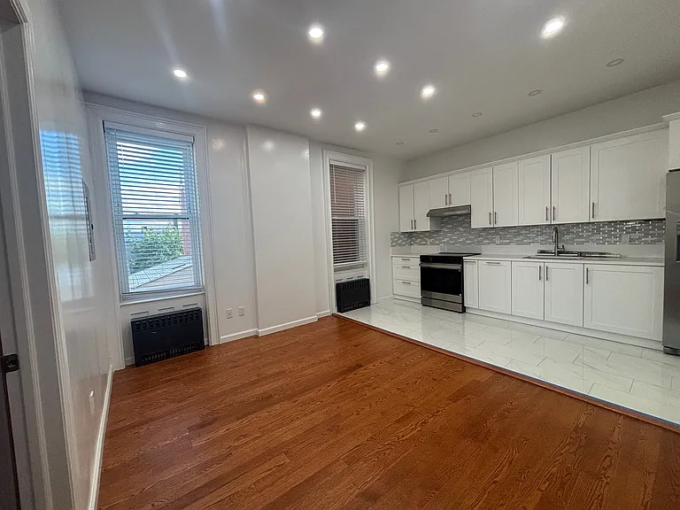 32-87 38th St #2B — Photo 1